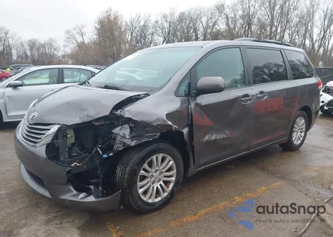 2011 Toyota Sienna Xle V6 z USA, uszkodzony, nr VIN 5TDYK3DC6BS021969
